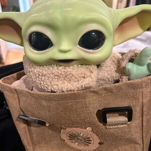 Star Wars The Mandalorian Child In the Bag Toy